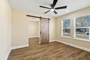 10807 Segrest Dr, Houston, TX 77047 - Photo 6