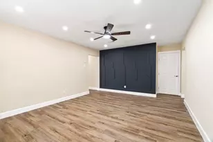 10807 Segrest Dr, Houston, TX 77047 - Photo 12