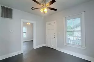 1924 26th St, Galveston, TX 77550 - Photo 8