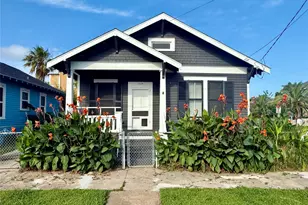 1924 26th St, Galveston, TX 77550 - Photo 1