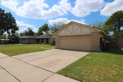 10314 Hollow Canyon Court, Sugar Land, TX 77498 - Photo 4