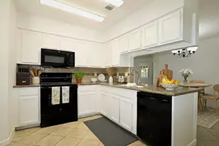 10314 Hollow Canyon Ct, Sugar Land, TX 77498 - Photo 8