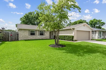306 Woodvale Dr Drive, League City, TX 77573 - Photo 1