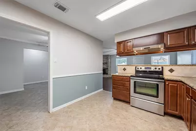 306 Woodvale Dr Drive, League City, TX 77573 - Photo 18