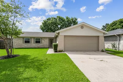 306 Woodvale Dr Drive, League City, TX 77573 - Photo 2