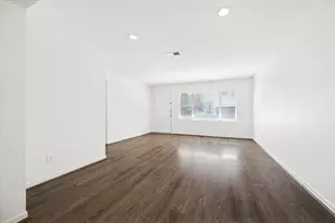 4404 Vivian St, Bellaire, TX 77401 - Photo 2