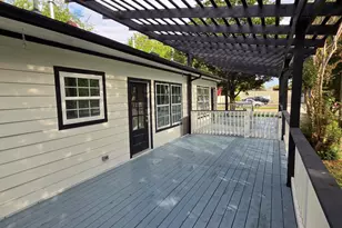 512 Hill Rd, Houston, TX 77037 - Photo 2