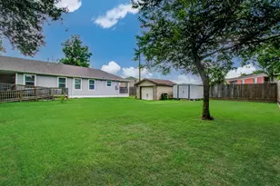 2722 Vega St, Houston, TX 77088 - Photo 40