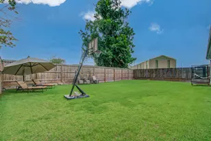 2722 Vega St, Houston, TX 77088 - Photo 34