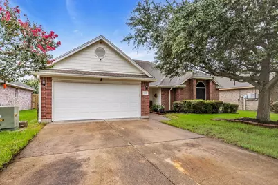 657 26th Avenue N, Texas City, TX 77590 - Photo 2