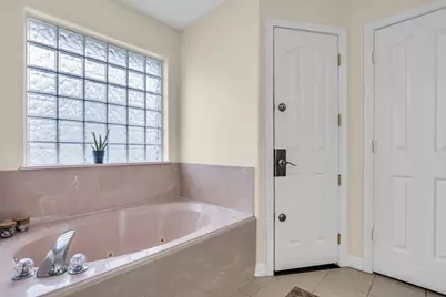 657 26th Avenue N, Texas City, TX 77590 - Photo 6