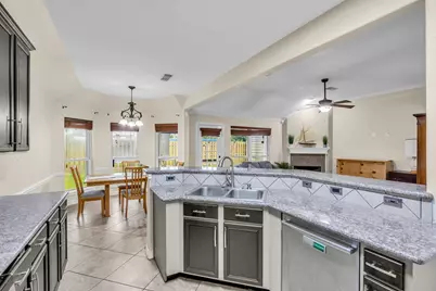 657 26th Avenue N, Texas City, TX 77590 - Photo 14