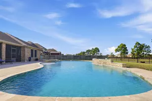 4115 Broadmoor Dr, Mont Belvieu, TX 77523 - Photo 2