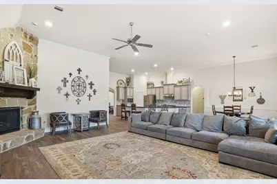 4115 Broadmoor Drive, Mont Belvieu, TX 77523 - Photo 10