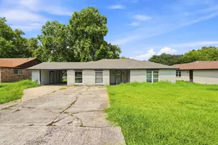 13286 Lake Breeze Ln, Willis, TX 77318 - Photo 2