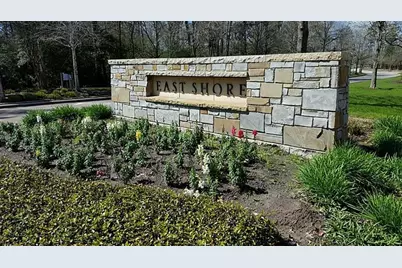 26 East Shore Dr, The Woodlands, TX 77380 - Photo 2