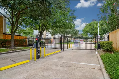 1653 W Sam Houston Parkway S, Houston, TX 77042 - Photo 2