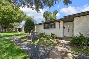 10618 Wickersham Ln, Houston, TX 77042 - Photo 2