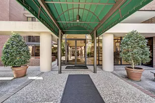 9333 Memorial Dr, Houston, TX 77024 - Photo 2