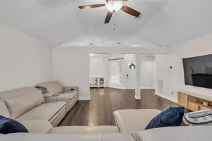 3816 Cottonwood Dr, La Porte, TX 77571 - Photo 8