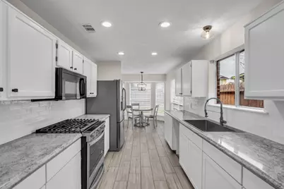 3816 Cottonwood Drive, La Porte, TX 77571 - Photo 10