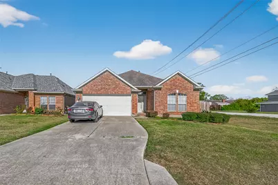 71 N Forrest Avenue, La Porte, TX 77571 - Photo 1