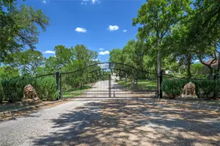 100 Kathleen Ave, La Grange, TX 78945 - Photo 2