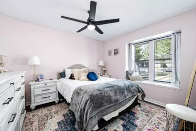 1114 W Castlewood Avenue, Friendswood, TX 77546 - Photo 22