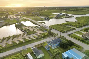 909 18th St, San Leon, TX 77539 - Photo 6