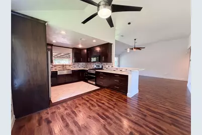 4750 Backenberry Drive, Friendswood, TX 77546 - Photo 10