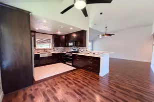 4750 Backenberry Dr, Friendswood, TX 77546 - Photo 10