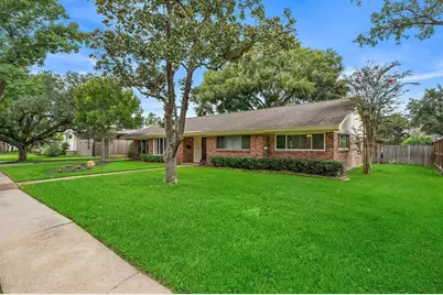 4922 Braesvalley Drive, Houston, TX 77096 - Photo 4