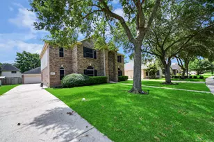 233 Rustic Oaks Dr, League City, TX 77573 - Photo 4