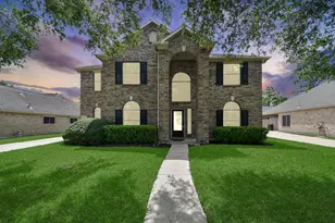 233 Rustic Oaks Dr, League City, TX 77573 - Photo 2