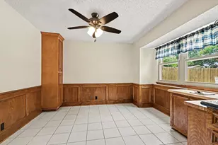 913 Cannan Dr, Angleton, TX 77515 - Photo 12