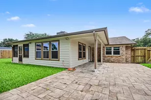 913 Cannan Dr, Angleton, TX 77515 - Photo 26