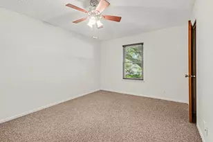 913 Cannan Dr, Angleton, TX 77515 - Photo 14
