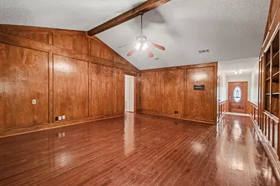 913 Cannan Drive, Angleton, TX 77515 - Photo 8