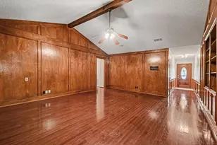 913 Cannan Dr, Angleton, TX 77515 - Photo 8