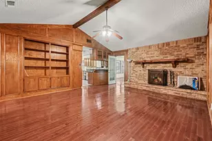 913 Cannan Dr, Angleton, TX 77515 - Photo 6