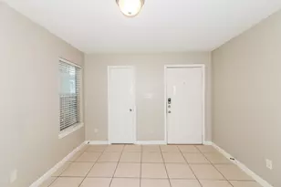 4966 N Cancun Dr, Houston, TX 77045 - Photo 6