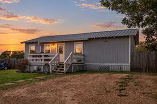 208 Garrett St, Yoakum, TX 77995 - Photo 1