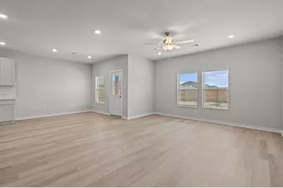 2425 East Heritage Drive, Dayton, TX 77535 - Photo 10