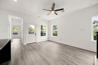 4104 Falls St, Houston, TX 77026 - Photo 6