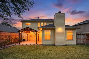 12207 Meadows Crest Dr, Stafford, TX 77477 - Photo 24