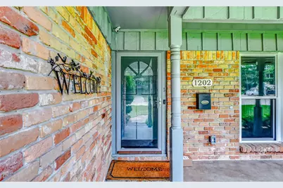 1202 Shadeland Drive, Houston, TX 77043 - Photo 2