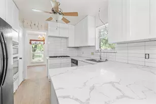 8903 Roos Rd, Houston, TX 77036 - Photo 8
