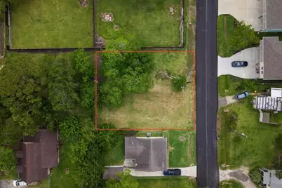 402 Bay Oaks Drive, La Porte, TX 77571 - Photo 1