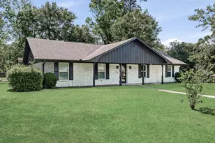 108 Timberlane Dr, Silsbee, TX 77656 - Photo 2