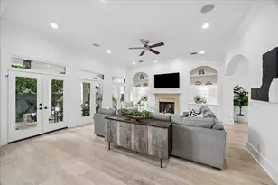 4504 Holly St, Bellaire, TX 77401 - Photo 4